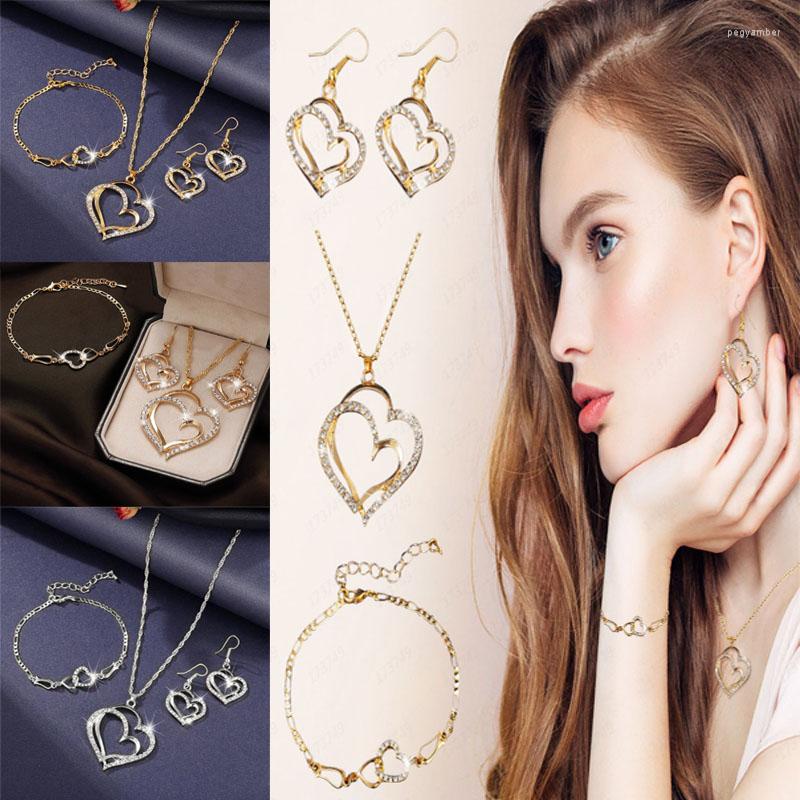 Chains 2023 Luxury Simple Hollow Double Heart Necklace Exquisite Crystal Zircon Pendant Chain Female Wedding High Quality Jewelry
Chains 2023 Luxury Simple Hollow Double Heart Necklace Exquisite Crystal Zircon Pendant Chain Female Wedding High Quality Jewelry