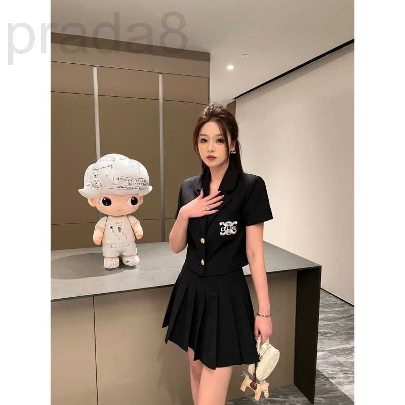 Women' Knits & Tees designer 23 Spring/Summer New Style Temperament Fashion Triumphal Arch Embroidery Short Suit Coat+Pleated Skirt Set for Women I8FJ, White3
Women' Knits & Tees designer 23 Spring/Summer New Style Temperament Fashion Triumphal Arch Embroidery Short Suit Coat+Pleated Skirt Set for Women I8FJ, White3