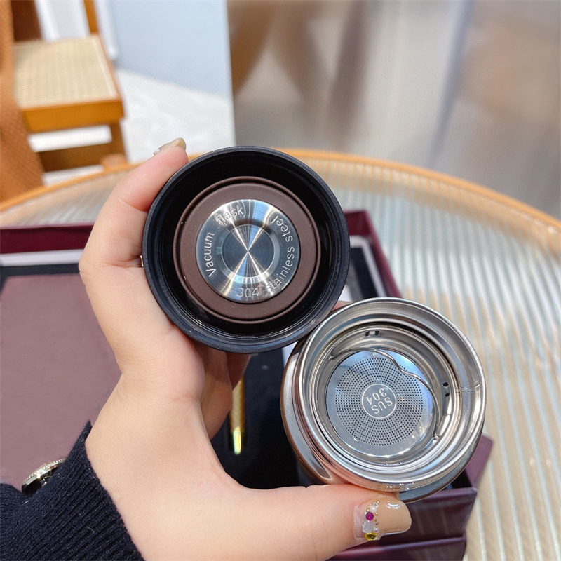 Designer Tumblers Sets Pen and Notebook 3 in 1 Kit PU Leather Water Cup 500ml Stainless Steel Vacuum Cup Mug Intelligent Temperature With Gift Box Dri