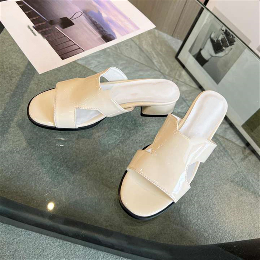 Fashion slippers 2023 Luxury Design Summer Louisity Men and Women Viutonity Flat Shoes Thick Sole Leather Rubber Letter Logo Casual Cartoon Slippers lvity 07-010
Fashion slippers 2023 Luxury Design Summer Louisity Men and Women Viutonity Flat Shoes Thick Sole Leather Rubber Letter Logo Casual Cartoon Slippers lvity 07-010