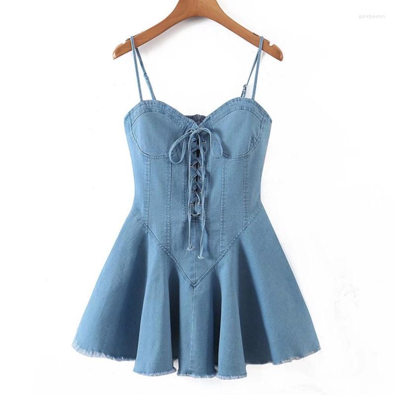Casual Dresses 2023 Sexy Blue Bra Corset Style Cross Lacing Up V Neck Mini Denim Dress Women Burrs Hem Backless Party Skater Short Sling
Casual Dresses 2023 Sexy Blue Bra Corset Style Cross Lacing Up V Neck Mini Denim Dress Women Burrs Hem Backless Party Skater Short Sling
