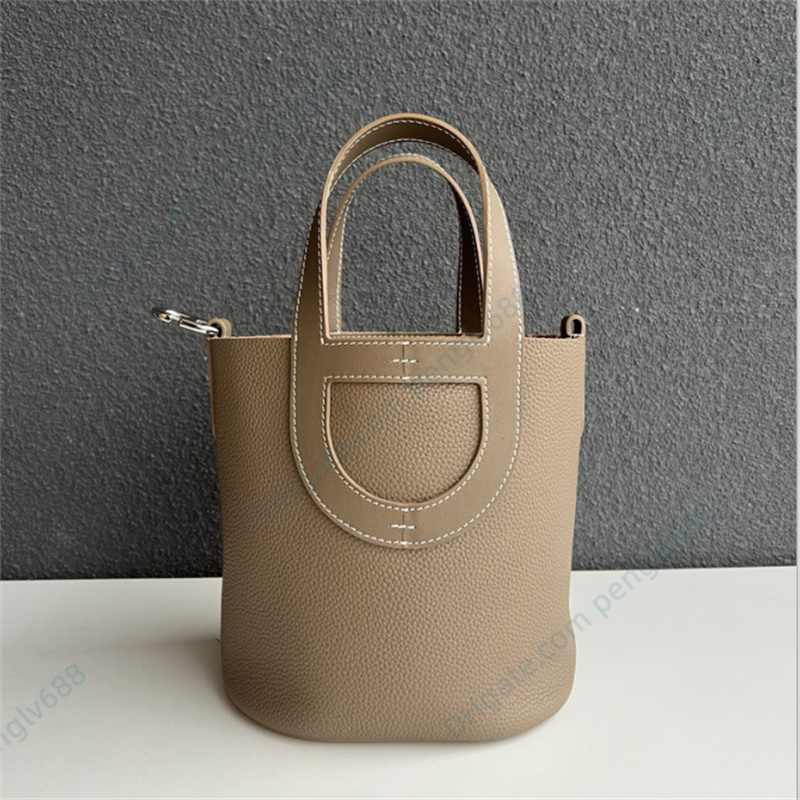 Top quality Cross Body Chain shoulder bag Women's fashion handbags Designed famous Shoulders bag polychrome polychrome Clutch totes hobo purses wallet, Black
Top quality Cross Body Chain shoulder bag Women's fashion handbags Designed famous Shoulders bag polychrome polychrome Clutch totes hobo purses wallet, Black
