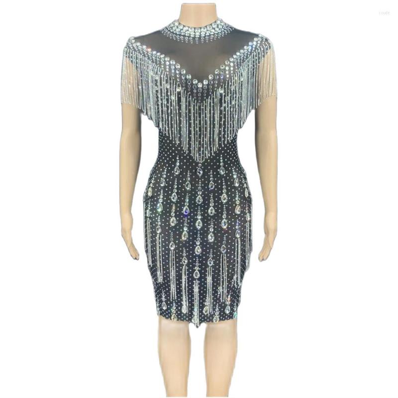 Stage Wear Black Perspective Shining Rhinestones Crystal Sexy Women Dress Nightclub Party Cloth Dance Singing Sleeveless Costume
Stage Wear Black Perspective Shining Rhinestones Crystal Sexy Women Dress Nightclub Party Cloth Dance Singing Sleeveless Costume