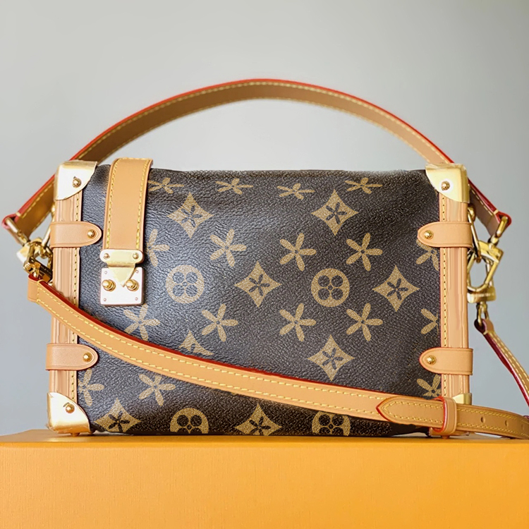 Genuine Leather M46358 M21741 Womens clutch bag Luxury embossed large tote Designer handbag shoulder Bag Mens crossbody side trunk box Brown flower fashion bags, Mon0gram graffiti
Genuine Leather M46358 M21741 Womens clutch bag Luxury embossed large tote Designer handbag shoulder Bag Mens crossbody side trunk box Brown flower fashion bags, Mon0gram graffiti