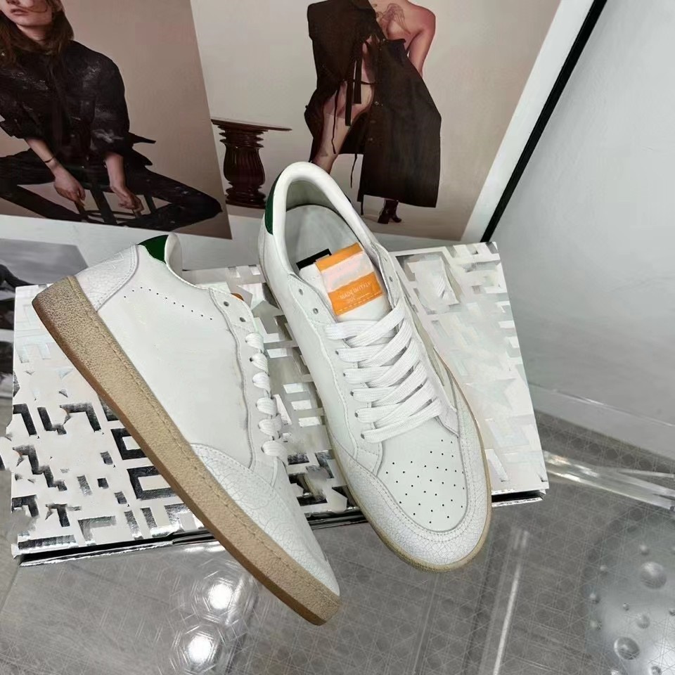 golden designer luxury sneaker men women super star casual shoes Genuine Leather sneakers wihte do old dirty top quality shoe 35-45
golden designer luxury sneaker men women super star casual shoes Genuine Leather sneakers wihte do old dirty top quality shoe 35-45
