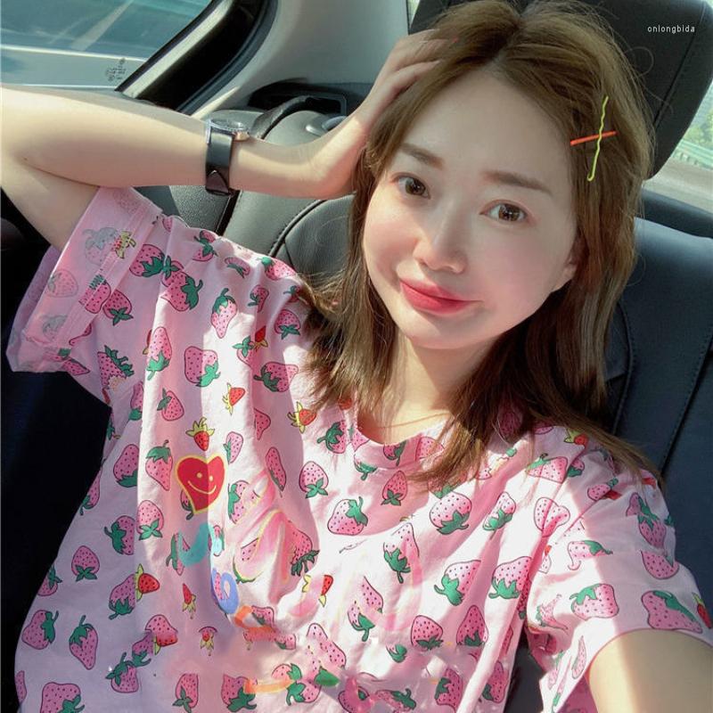 Women's T Shirts Sweet Strawberry Print Short Sleeve T-shirt For Women 2023 Summer Korean Fashion Loose Pink Top Graphic
Women's T Shirts Sweet Strawberry Print Short Sleeve T-shirt For Women 2023 Summer Korean Fashion Loose Pink Top Graphic