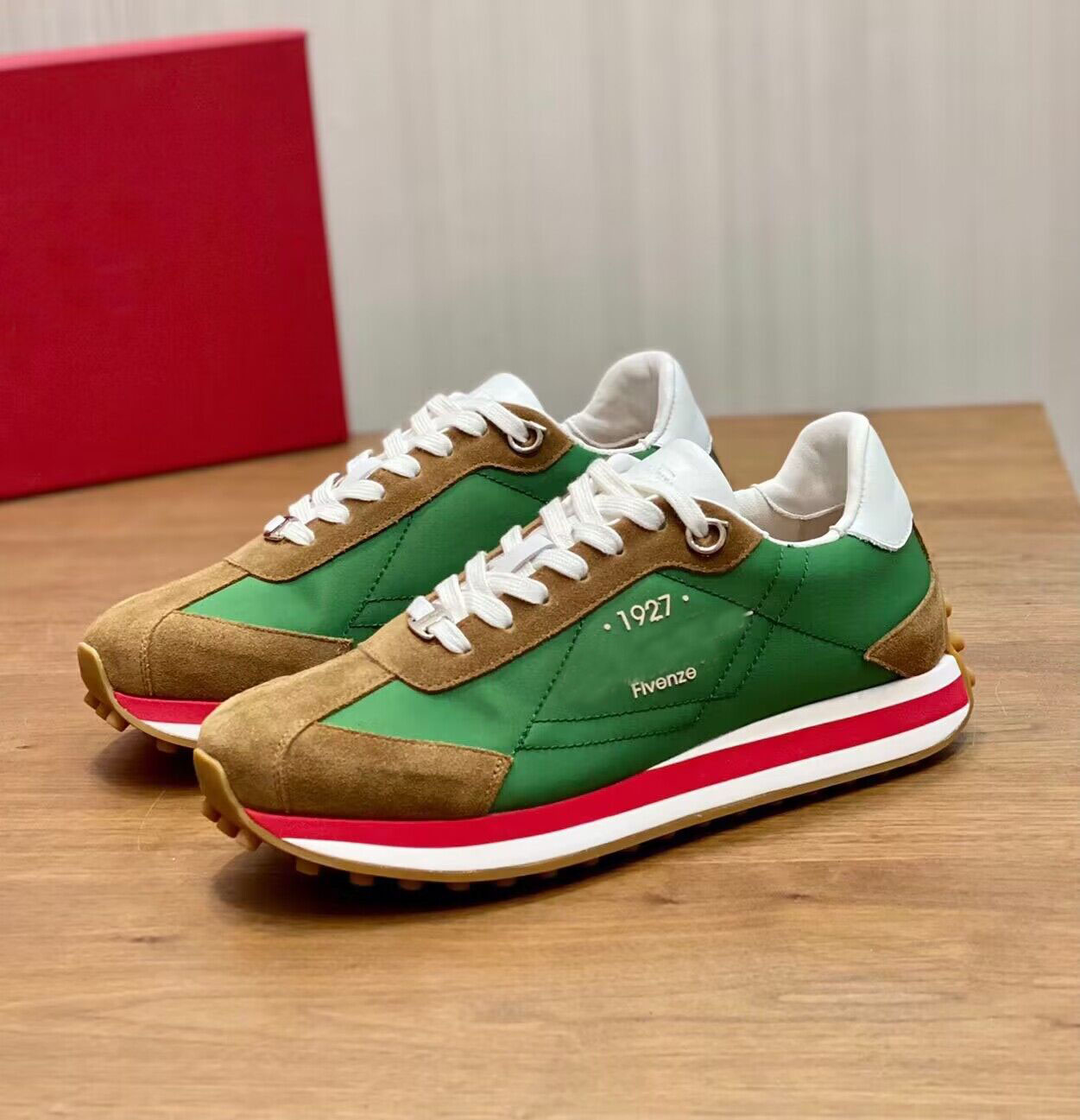 Designer Casual Shoes Unisex ECONYL Taffeta Sneakers Men Chunky Rubber Soles Technical Fabric Men Trainers Rainbow Pattern Outdoor Casual Walking Elegant Walking
Designer Casual Shoes Unisex ECONYL Taffeta Sneakers Men Chunky Rubber Soles Technical Fabric Men Trainers Rainbow Pattern Outdoor Casual Walking Elegant Walking