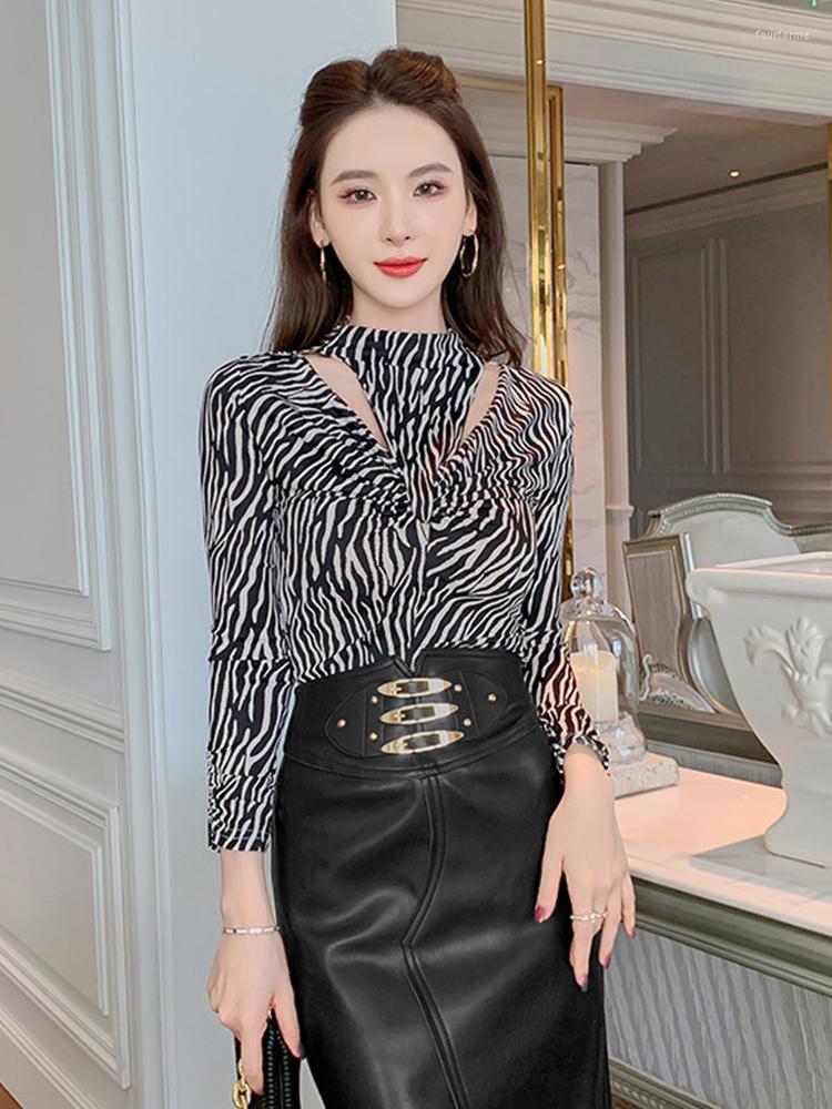 Women' T Shirts 2023 Elegant Sexy Quality Clothes Femme Long Sleeve Slender T-shirts Women Slim Hollow Cut Out Cross Tops Female Party, Black
Women' T Shirts 2023 Elegant Sexy Quality Clothes Femme Long Sleeve Slender T-shirts Women Slim Hollow Cut Out Cross Tops Female Party, Black