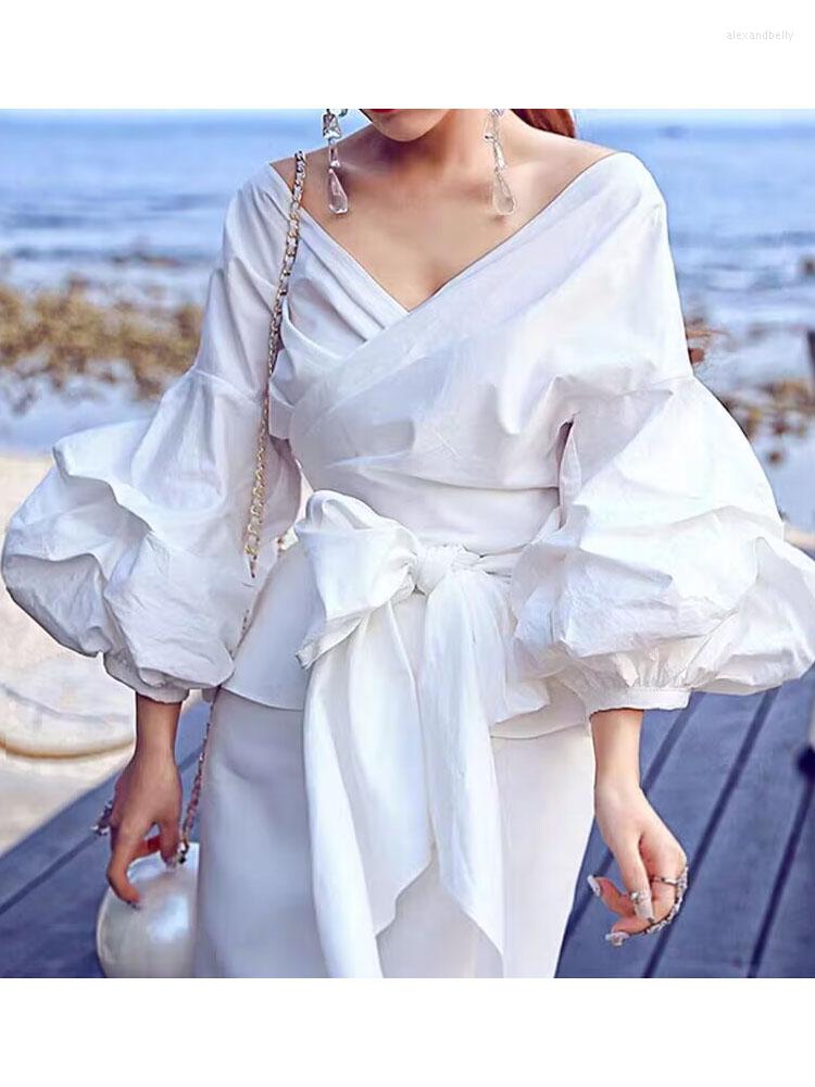 Women' Blouses HIGH STREET Est Fashion 2023 Designer Blouse Sexy V-Neck Strapping Bubble Sleeve Shirt, Black
Women' Blouses HIGH STREET Est Fashion 2023 Designer Blouse Sexy V-Neck Strapping Bubble Sleeve Shirt, Black