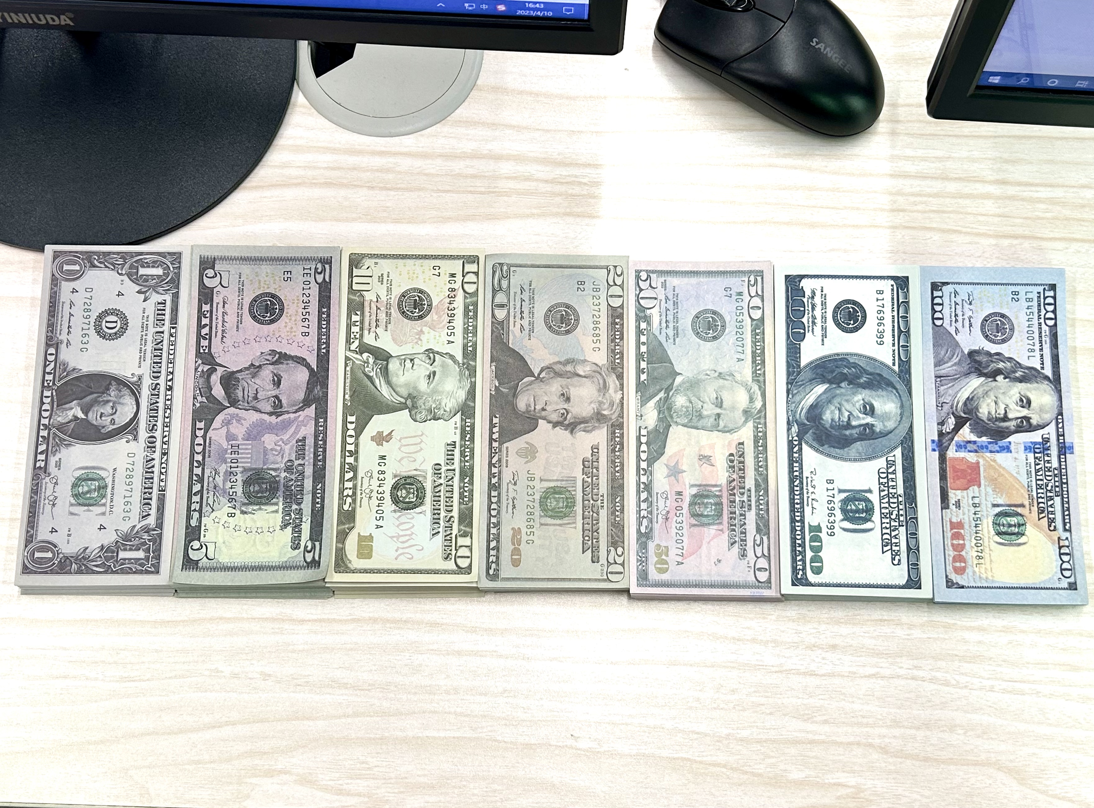 Fake Money Counterfeit Sale Gun Movie Bar Toy Play Banknote Hot Euro Party Collection Prop Atmosphere Stage Mo Daedr
Fake Money Counterfeit Sale Gun Movie Bar Toy Play Banknote Hot Euro Party Collection Prop Atmosphere Stage Mo Daedr