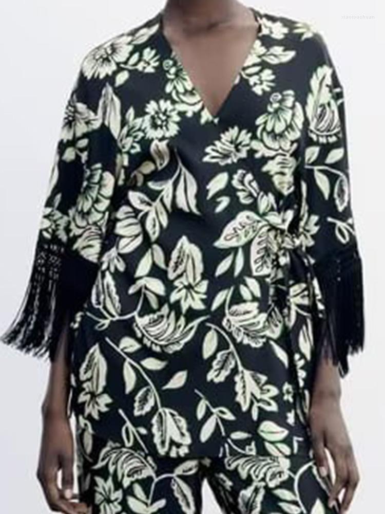Women' Blouses 2023 Women Summer Shirts Tops Fashion Print V-Neck Wrapped Type Drawstring Tassel Satin Female Elegant Clothing
Women' Blouses 2023 Women Summer Shirts Tops Fashion Print V-Neck Wrapped Type Drawstring Tassel Satin Female Elegant Clothing