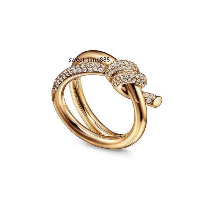 designer ring ladies rope knot ring luxury with diamonds fashion rings for women classic jewelry 18K gold plated rose wedding wholesale
designer ring ladies rope knot ring luxury with diamonds fashion rings for women classic jewelry 18K gold plated rose wedding wholesale
