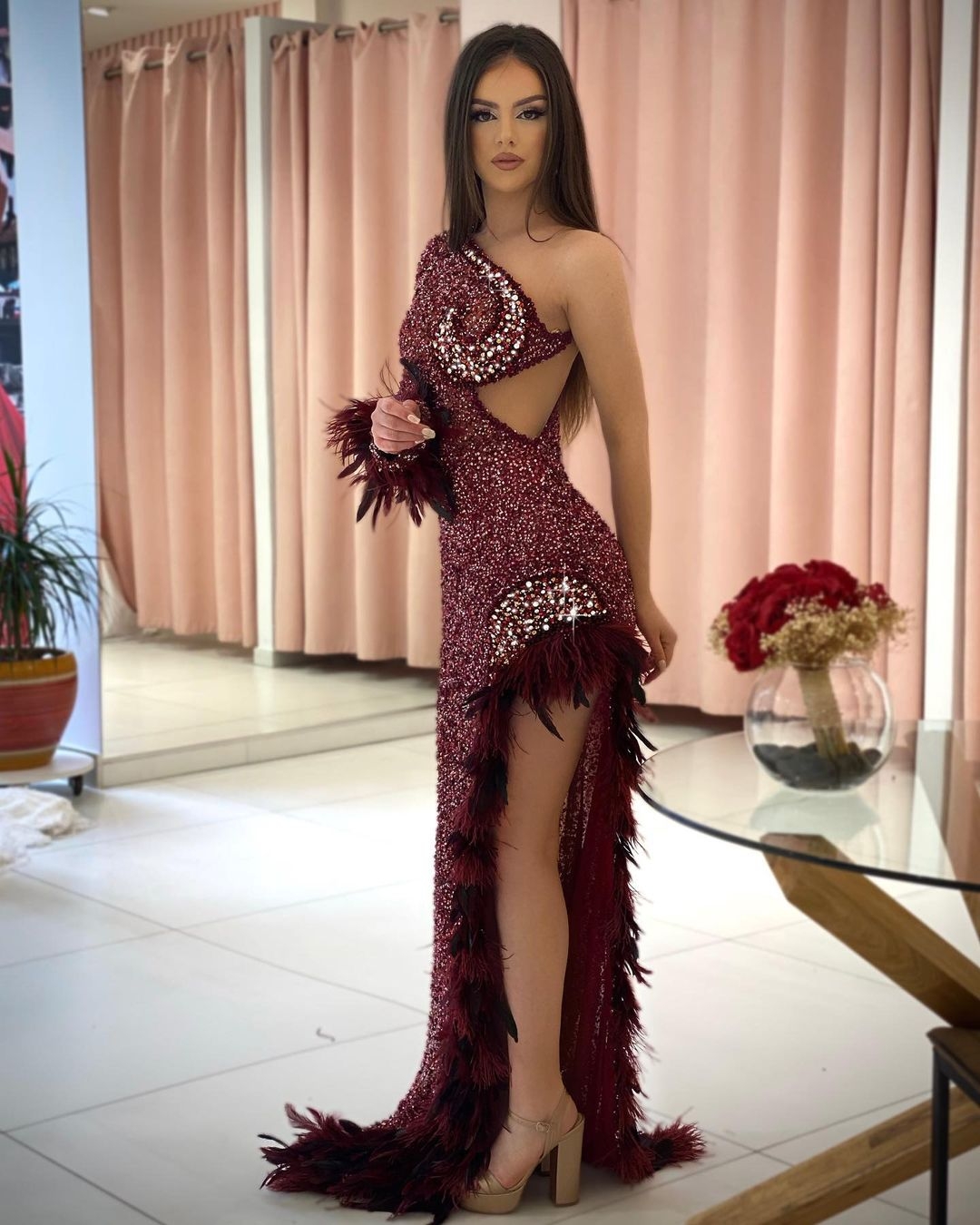 Feathers Exquisite Burgundy Prom Dresses One Shoulder Party Dresses Sequined Side Split Custom Made Evening Dress