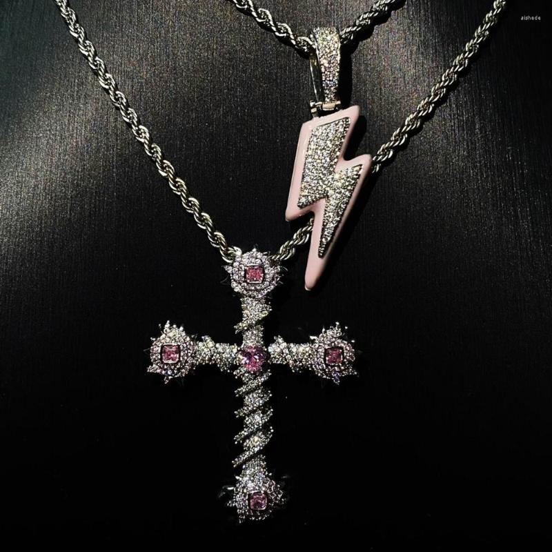 Chains 2023 Full Paved Cubic Zirconia Cross Pendant Necklace Iced Out Bling Pink Heart CZ Stone Hip Hop Women Men Jewelry Gifts
Chains 2023 Full Paved Cubic Zirconia Cross Pendant Necklace Iced Out Bling Pink Heart CZ Stone Hip Hop Women Men Jewelry Gifts