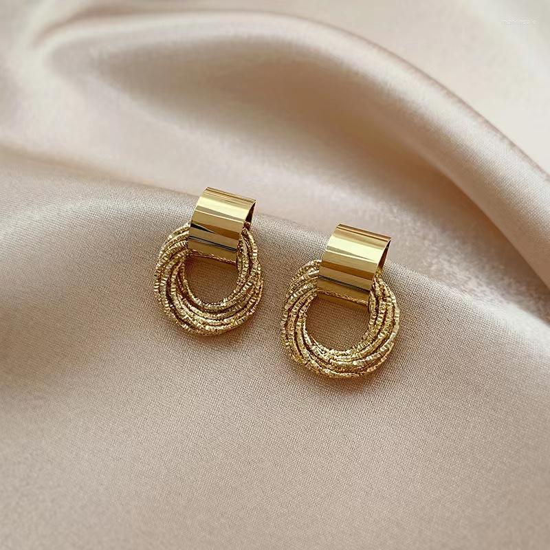 Stud Earrings Retro Metallic Gold Color Multiple Small Circle Pendant 2023 Jewelry Fashion Wedding Party For Woman
Stud Earrings Retro Metallic Gold Color Multiple Small Circle Pendant 2023 Jewelry Fashion Wedding Party For Woman