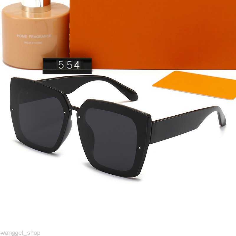 Vintage Fashion Sunglass Men Women UV400 Polarized lenses Top hardware outdoor travel 1pcs fashion Designer Classic sunglasses girl eyewear glass
Vintage Fashion Sunglass Men Women UV400 Polarized lenses Top hardware outdoor travel 1pcs fashion Designer Classic sunglasses girl eyewear glass