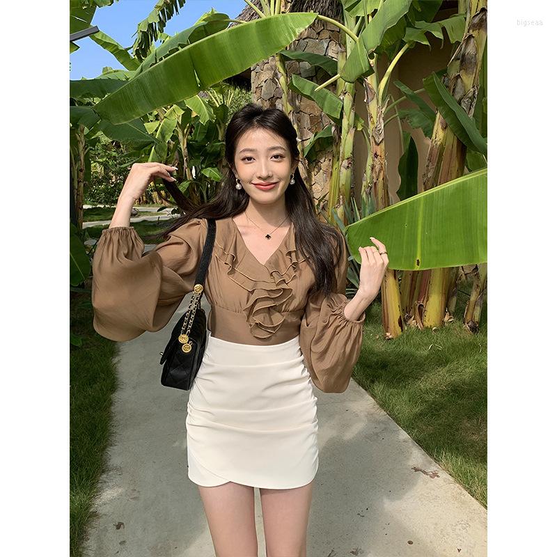 Women' Blouses Ruffles Patchwork Khaki Color Women Blouse Full Sleeves Spring V-Neck Sexy Crop Streetwear Tops Shirt Clothes
Women' Blouses Ruffles Patchwork Khaki Color Women Blouse Full Sleeves Spring V-Neck Sexy Crop Streetwear Tops Shirt Clothes