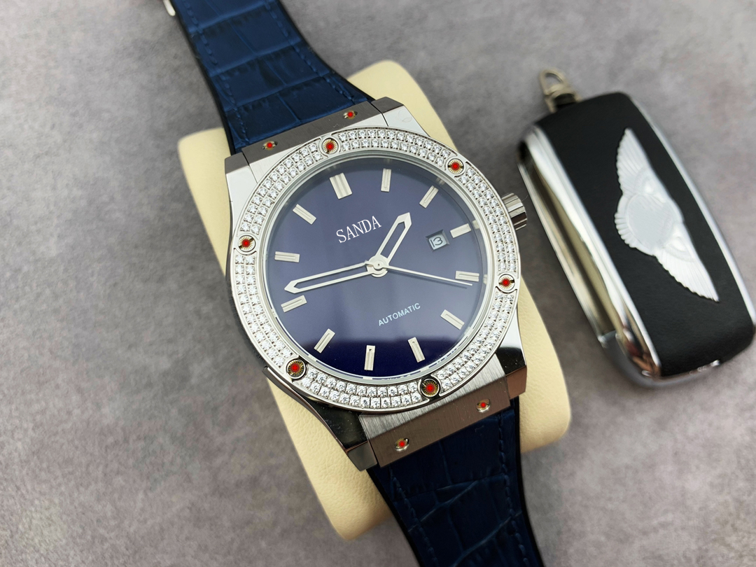 mens automatic gold Mechanical Watches women dress full Stainless steel Sapphire waterproof Luminous Couples Wristwatches fashion watch 2023 Boutique AAA, Sapphire glass
mens automatic gold Mechanical Watches women dress full Stainless steel Sapphire waterproof Luminous Couples Wristwatches fashion watch 2023 Boutique AAA, Sapphire glass