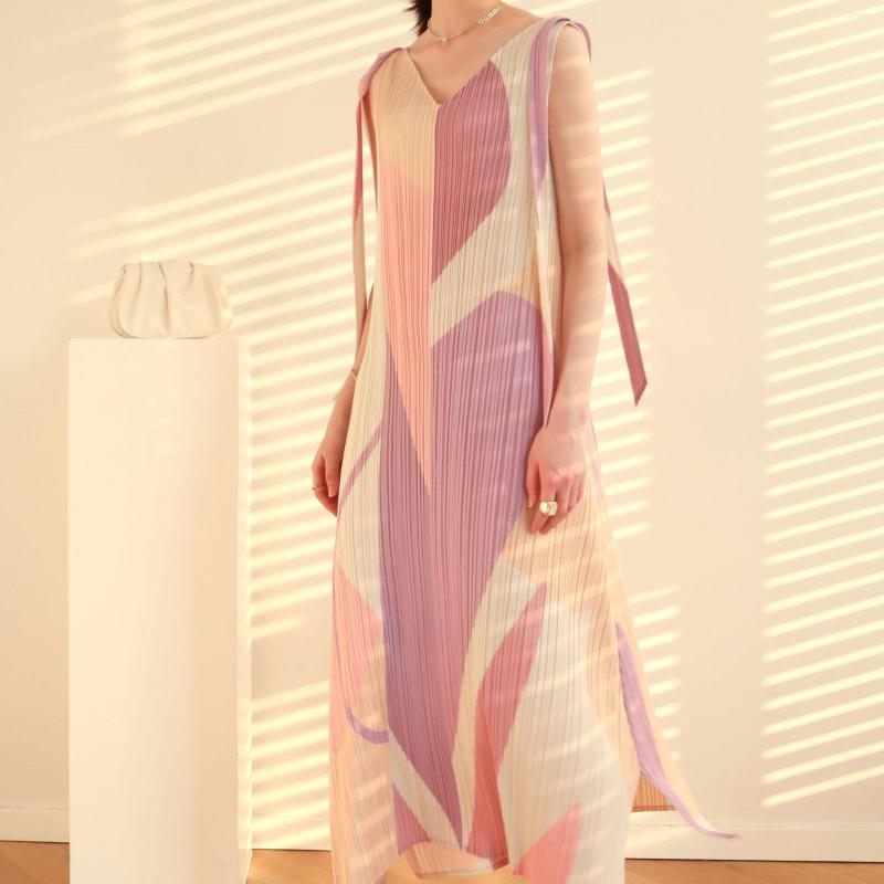 Casual Dresses Women's Geometric Print Halter Dress Miyake Pleated Summer Fashion Elegant Refreshing Holiday Wind, Blue
Casual Dresses Women's Geometric Print Halter Dress Miyake Pleated Summer Fashion Elegant Refreshing Holiday Wind, Blue