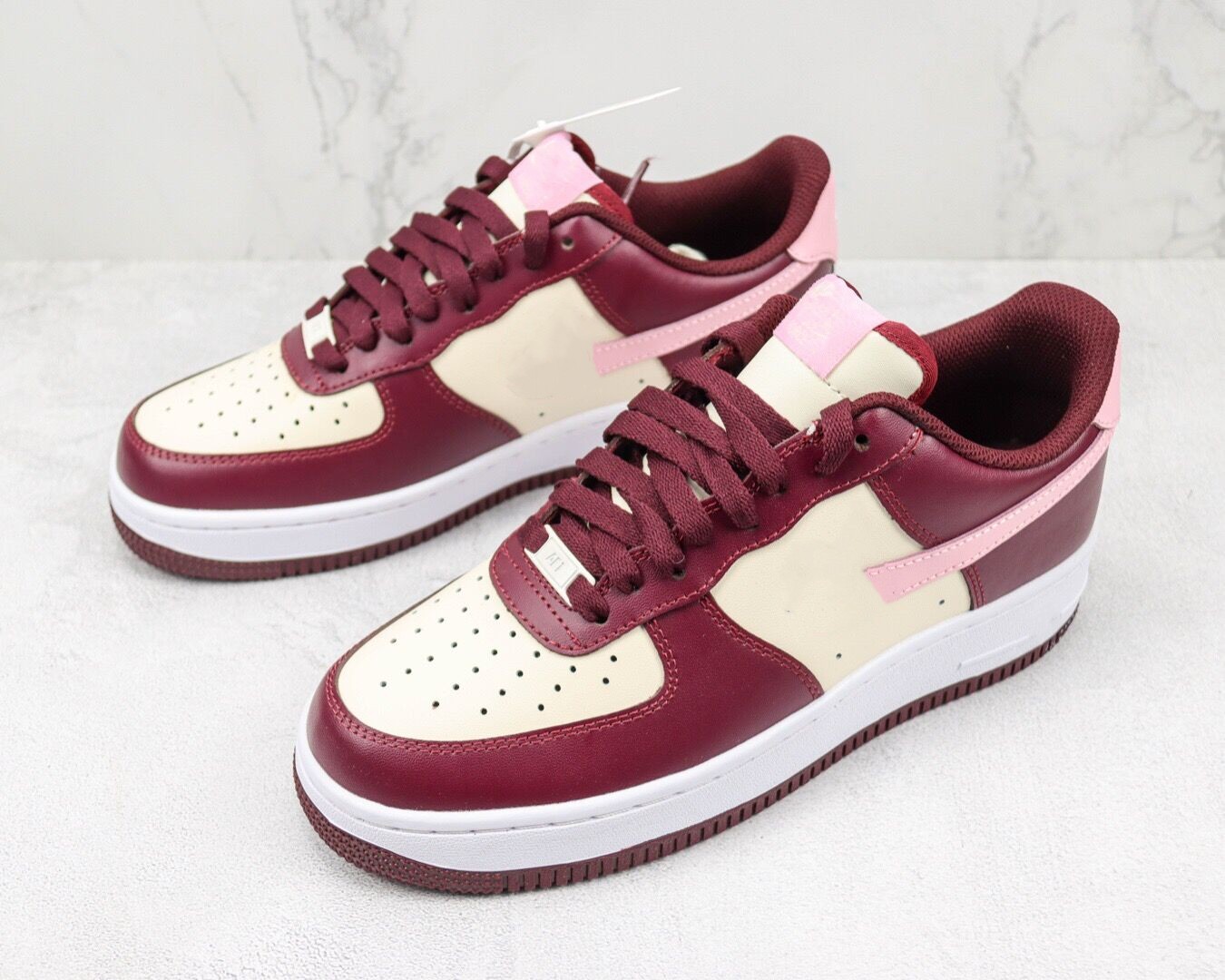 The Feb 2023 New Running Shoes Outdoor-Indoor 1 Low Valentine's Day All Season Athletics Walking & Road Racing Sneakers Sail Night Maroon-Medium Soft Pink
The Feb 2023 New Running Shoes Outdoor-Indoor 1 Low Valentine's Day All Season Athletics Walking & Road Racing Sneakers Sail Night Maroon-Medium Soft Pink