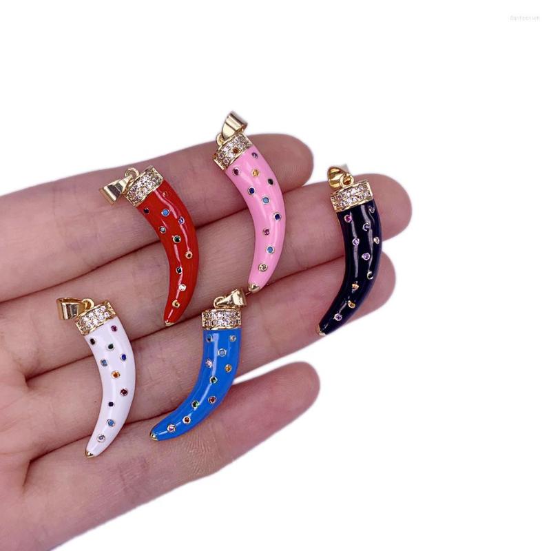 Pendant Necklaces Mini Charm Chili Necklace Gilt Colored Enamel Micro Inlaid Zircon Fine Jewelry Accessories Gift For Men And Women
Pendant Necklaces Mini Charm Chili Necklace Gilt Colored Enamel Micro Inlaid Zircon Fine Jewelry Accessories Gift For Men And Women