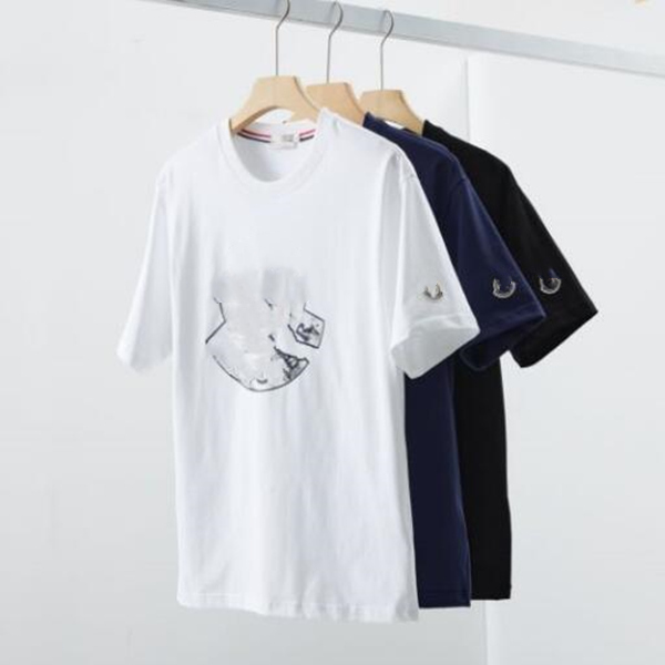 Designer Men's MONC T-shirts Classic Letters Fashion Clothing Leisure Fashion Brand Luxury Clothing Pure Cotton Simple Street HIP-HOP Casual Short Sleeves, As shown
Designer Men's MONC T-shirts Classic Letters Fashion Clothing Leisure Fashion Brand Luxury Clothing Pure Cotton Simple Street HIP-HOP Casual Short Sleeves, As shown