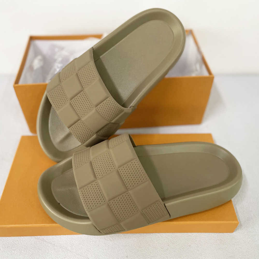 Designer Slippers Waterfront Sandals Beach Slides Men Slide Flat Slipper Embossed Mule Rubber Slide Summer Shoes for women 35-46 NO441
Designer Slippers Waterfront Sandals Beach Slides Men Slide Flat Slipper Embossed Mule Rubber Slide Summer Shoes for women 35-46 NO441