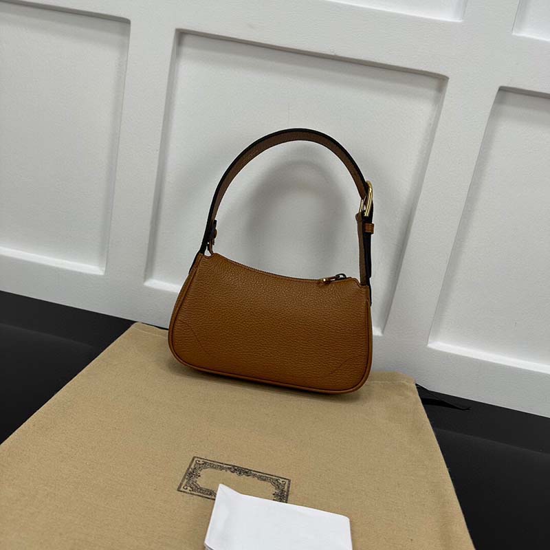 2023 Luxury Saddle Designers Bag Embossing Flower pochette For Women Messenger Handbags Purse Shopping Wallets Totes flap bags Women tote bag designer luxury, Black
2023 Luxury Saddle Designers Bag Embossing Flower pochette For Women Messenger Handbags Purse Shopping Wallets Totes flap bags Women tote bag designer luxury, Black