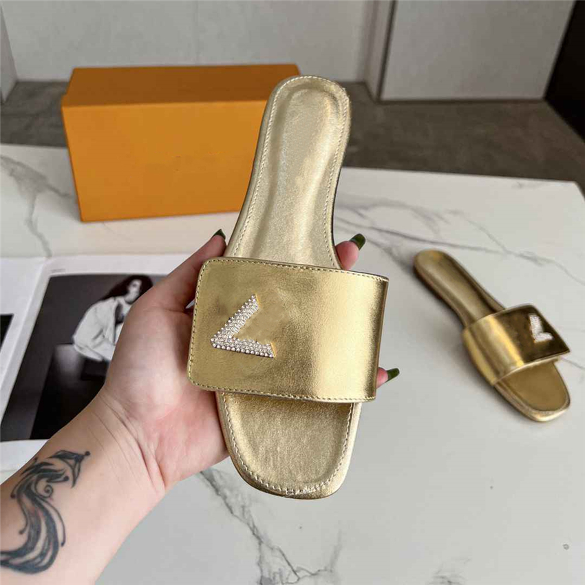 Fashion Slippers 2023 Louisity Luxury design Summer Viutonity Men flat Women Slope Heel Leather Rubber Letter Logo Casual Sandals lvity 06-01
Fashion Slippers 2023 Louisity Luxury design Summer Viutonity Men flat Women Slope Heel Leather Rubber Letter Logo Casual Sandals lvity 06-01