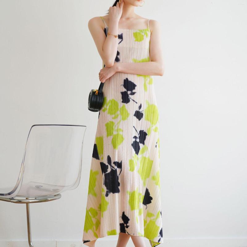Casual Dresses Women's Suspender Evening Dress Miyake Pleated 2023 Summer Flower Print Holiday Wind Sleeveless, Green
Casual Dresses Women's Suspender Evening Dress Miyake Pleated 2023 Summer Flower Print Holiday Wind Sleeveless, Green