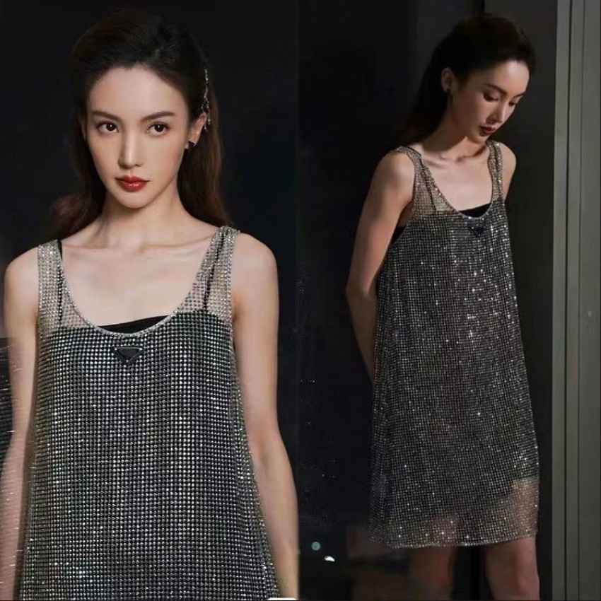 Designer Diamond Tank Tops Womens Two Pieces Set Summer Sleeves Vest Sling Tops Triangle Letter Sexy Dresses SML, Short
Designer Diamond Tank Tops Womens Two Pieces Set Summer Sleeves Vest Sling Tops Triangle Letter Sexy Dresses SML, Short