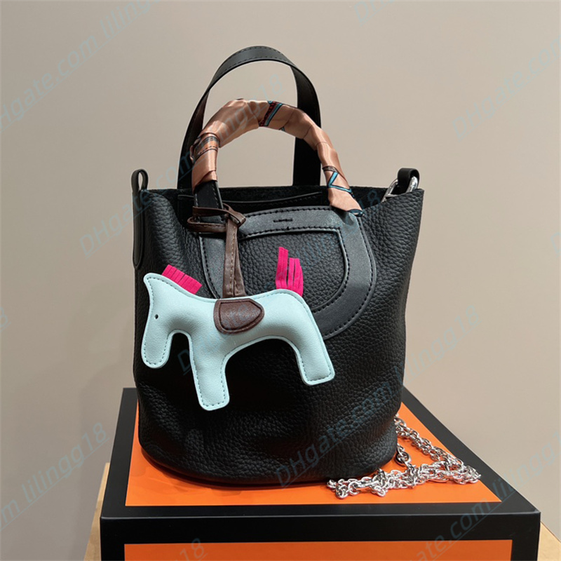 High quality Chain shoulder Bucket bags Luxury designer Cross body Shoulders bag Fashion style pure colour handbags Clutch totes hobo purses wallet, Black
High quality Chain shoulder Bucket bags Luxury designer Cross body Shoulders bag Fashion style pure colour handbags Clutch totes hobo purses wallet, Black