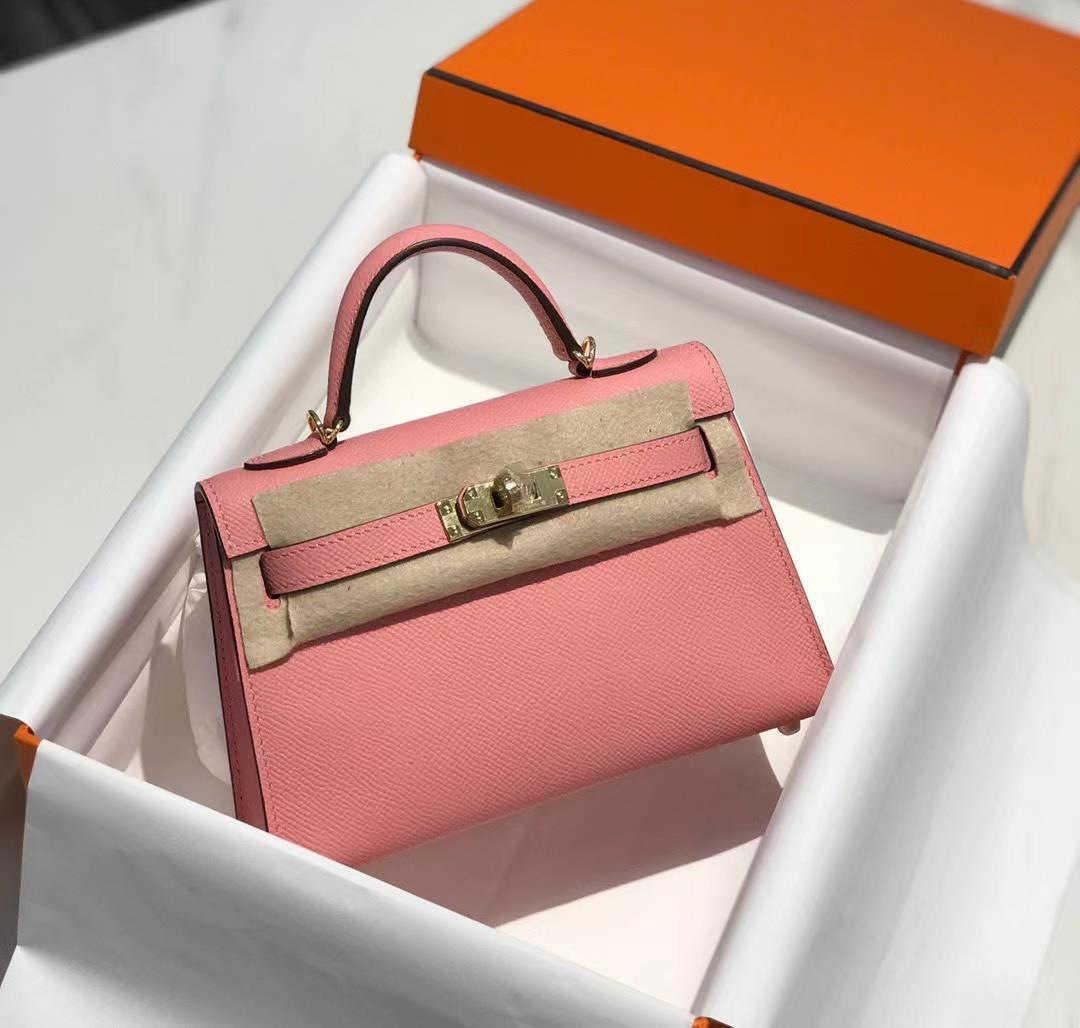 designer Bags womens mini tote bags Cowhide Leather luxury bag Single Shoulder handbag Messenger Bag 25cm 001
designer Bags womens mini tote bags Cowhide Leather luxury bag Single Shoulder handbag Messenger Bag 25cm 001