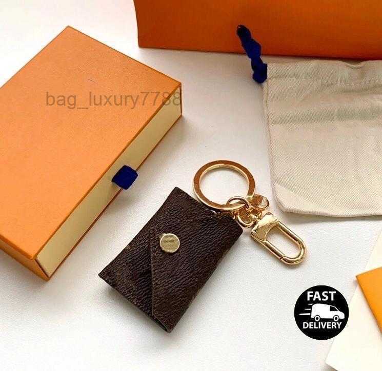 Designer Letter Wallet Keychain Keyring Fashion Purse Pendant Car Chain Charm Brown Flower Mini Bag Trinket Gifts Accessories no box
Designer Letter Wallet Keychain Keyring Fashion Purse Pendant Car Chain Charm Brown Flower Mini Bag Trinket Gifts Accessories no box