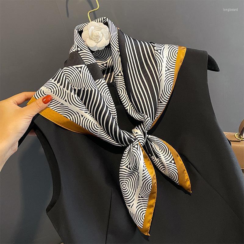 Scarves Fashion Flower Print Satin Square Silk Scarf For Women Hand Bag Wrist Wraps Lady Shawl 2023 Design Neckerchief Foulard
Scarves Fashion Flower Print Satin Square Silk Scarf For Women Hand Bag Wrist Wraps Lady Shawl 2023 Design Neckerchief Foulard