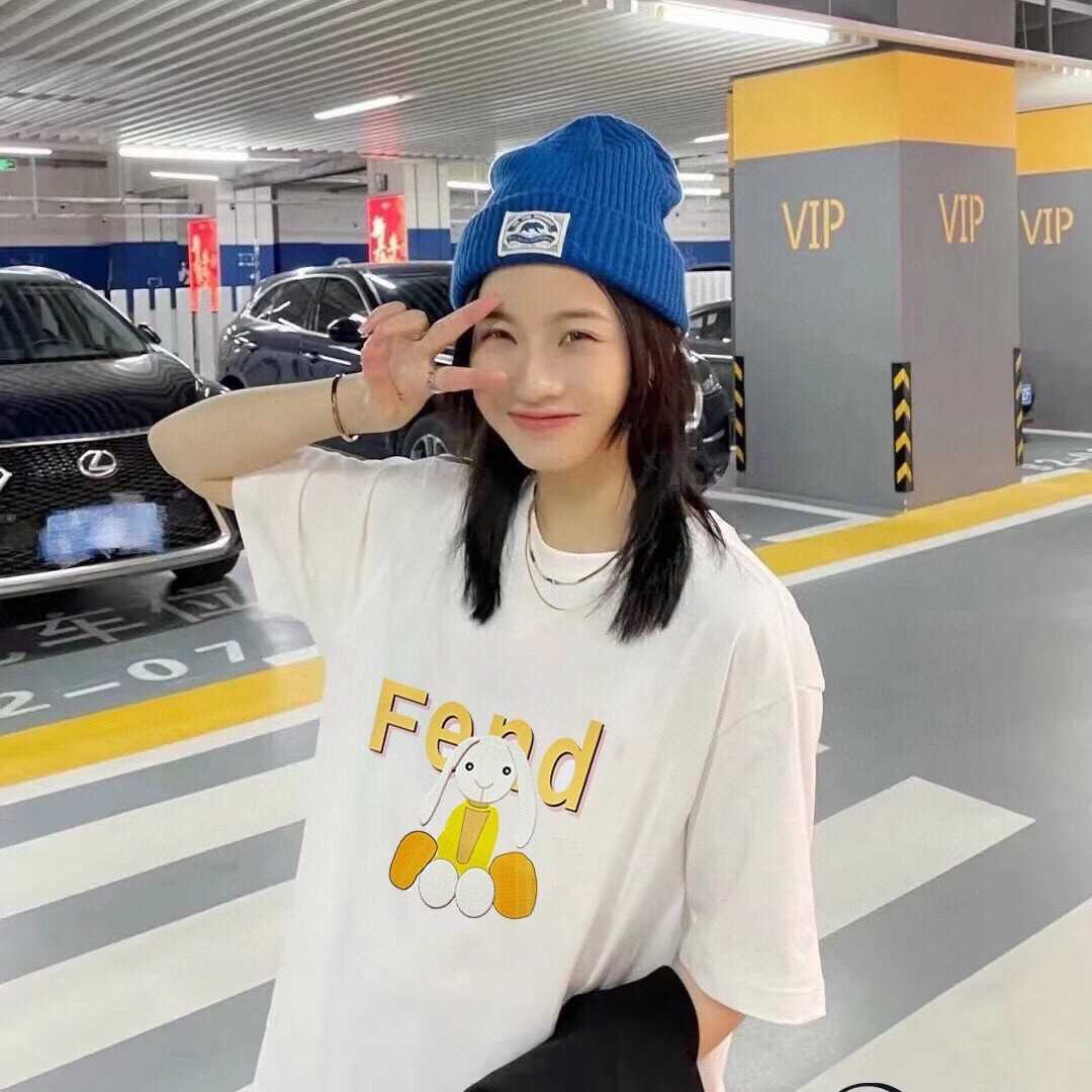 F Family 2023 Spring/Summer New Product Couple Doll Letter Round Neck Short Sleeve T-shirt Men's and Women's Top, White
F Family 2023 Spring/Summer New Product Couple Doll Letter Round Neck Short Sleeve T-shirt Men's and Women's Top, White