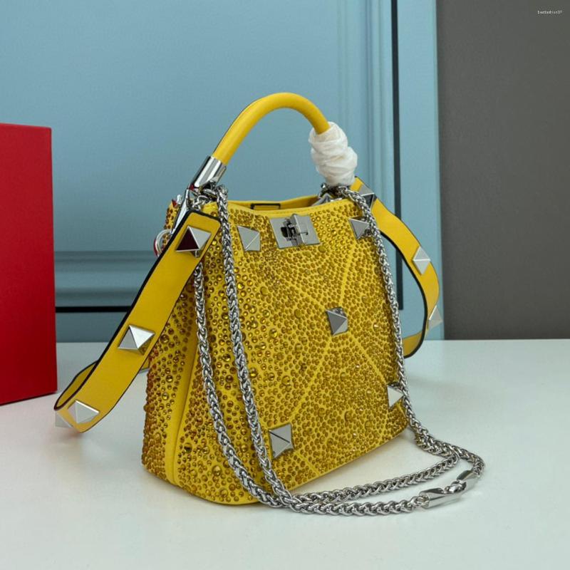 Evening Bags High Quality Full Body Diamond Bucket Bag Rhombus Embroidered Thread Imitation Crystal Large Rivet Single Shoulder Women's, Vt1398-3
Evening Bags High Quality Full Body Diamond Bucket Bag Rhombus Embroidered Thread Imitation Crystal Large Rivet Single Shoulder Women's, Vt1398-3