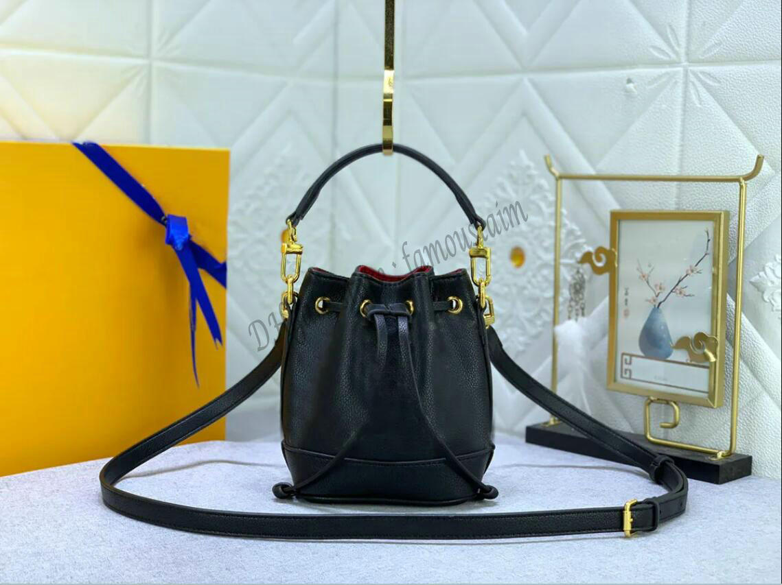 Drawstring Luxury designer Nano Noe BB Escale Bucket Handbag Empreinte bag handbags Wallets Lady genuine leather Shoulder CrossBody Giant flower mini, 03
Drawstring Luxury designer Nano Noe BB Escale Bucket Handbag Empreinte bag handbags Wallets Lady genuine leather Shoulder CrossBody Giant flower mini, 03