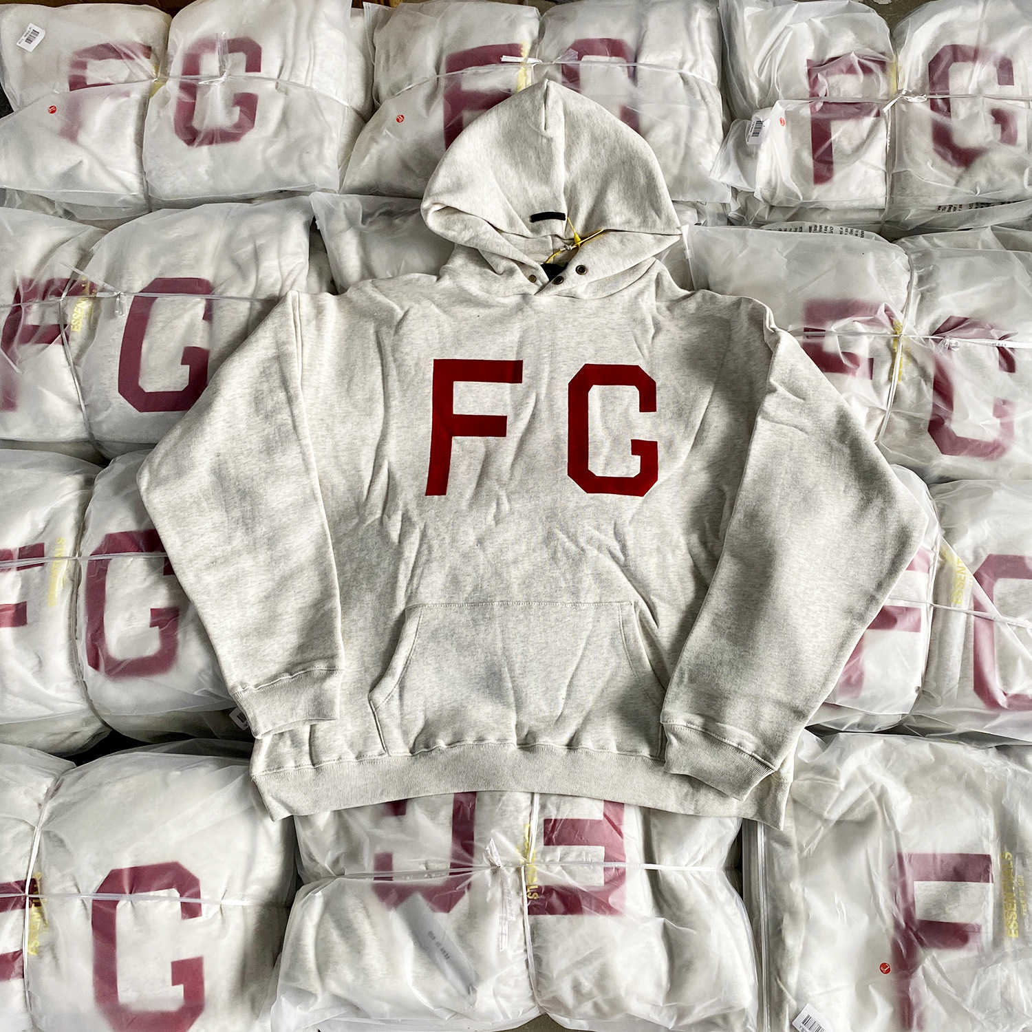 Men's Hoodies Fashion Ess Designer Hoody Checked feel of God Season 7 main line fog sweater FG red flocking printed high street loose Hoodie, Special grey
Men's Hoodies Fashion Ess Designer Hoody Checked feel of God Season 7 main line fog sweater FG red flocking printed high street loose Hoodie, Special grey