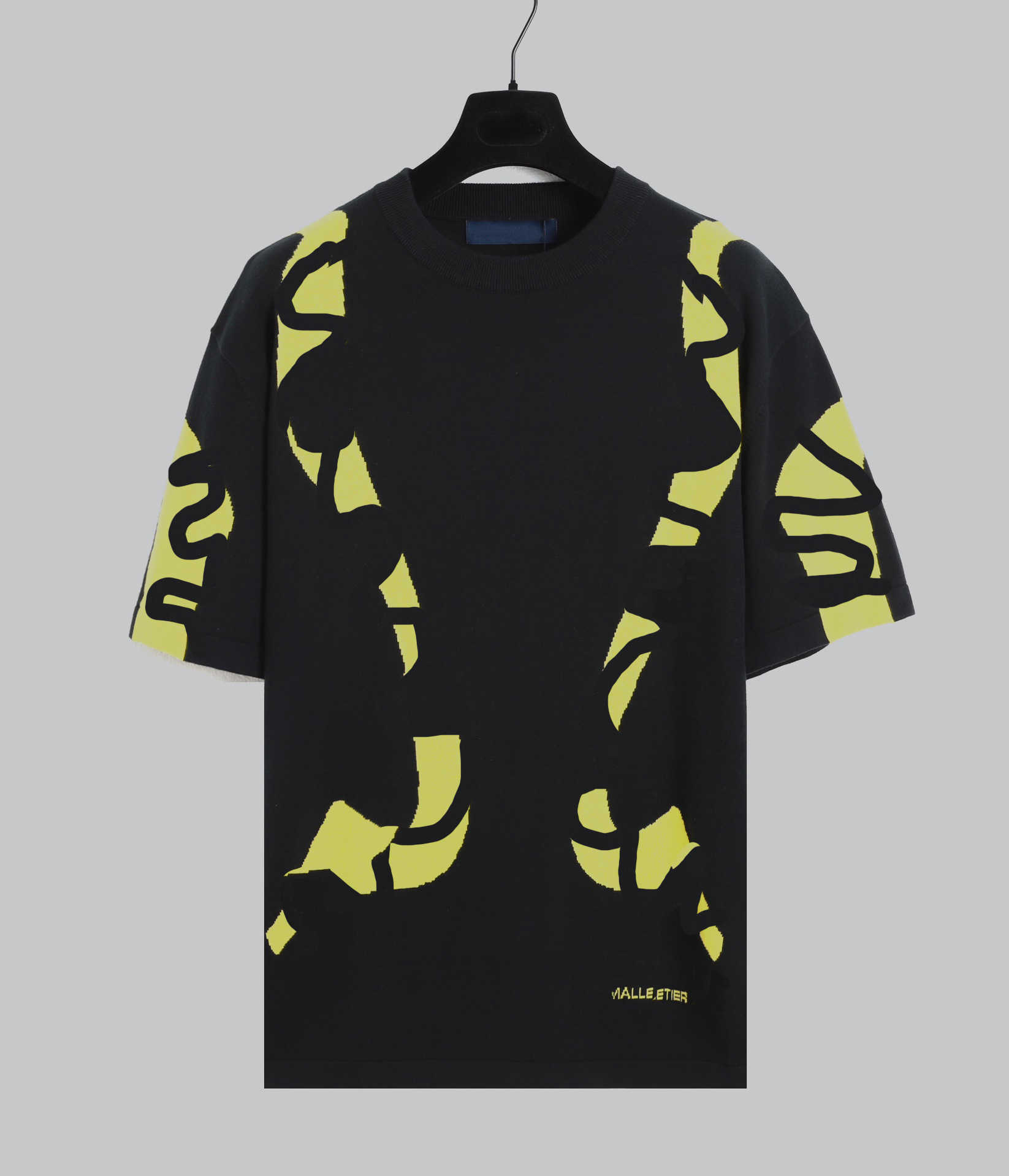High Version Donkey Family Versatile Round Neck Sports Jacquard Neon Yellow Wavy Embroidery Short Sleeved T-shirt Trend, Black
High Version Donkey Family Versatile Round Neck Sports Jacquard Neon Yellow Wavy Embroidery Short Sleeved T-shirt Trend, Black