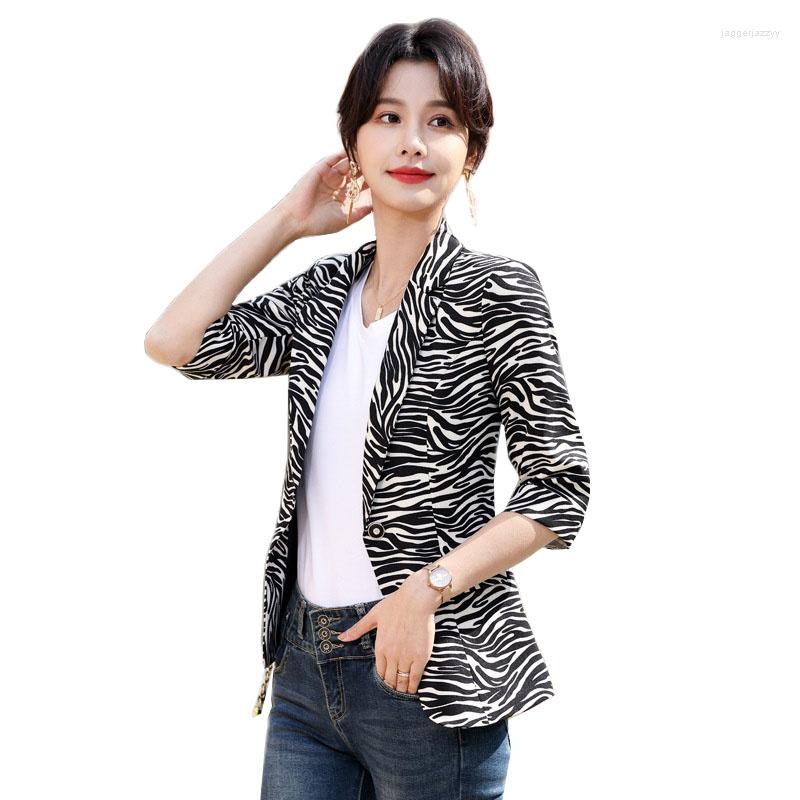 Women' Suits Leopard Print Suit Jacket Female 2023 Korean Spring Summer Fashion Temperament Slim Waist Casual Women Blazer Jackets, Black
Women' Suits Leopard Print Suit Jacket Female 2023 Korean Spring Summer Fashion Temperament Slim Waist Casual Women Blazer Jackets, Black
