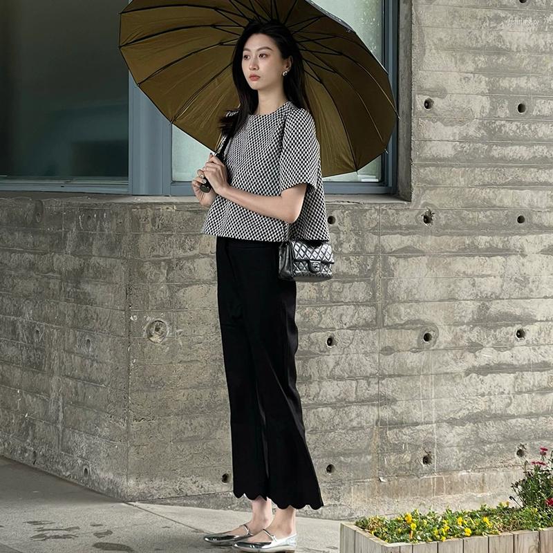 Women' Two Piece Pants Elegant Women T-shirt Suit Round Neck Black White Plaid Loose Top And Petal Edge Slim Ankle-Length Summer Fashion
Women' Two Piece Pants Elegant Women T-shirt Suit Round Neck Black White Plaid Loose Top And Petal Edge Slim Ankle-Length Summer Fashion
