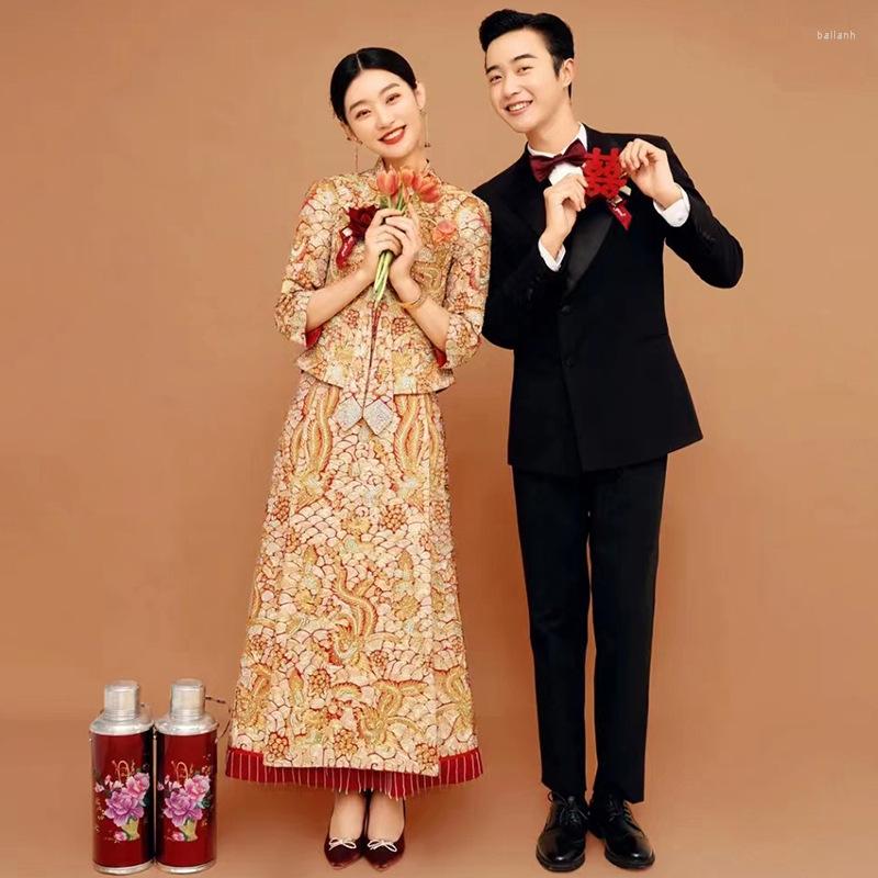 Ethnic Clothing Bride Phoenix Embroidery Costume Toast Wedding Dress Vintage Traditional Chinese Style Marriage Set
Ethnic Clothing Bride Phoenix Embroidery Costume Toast Wedding Dress Vintage Traditional Chinese Style Marriage Set