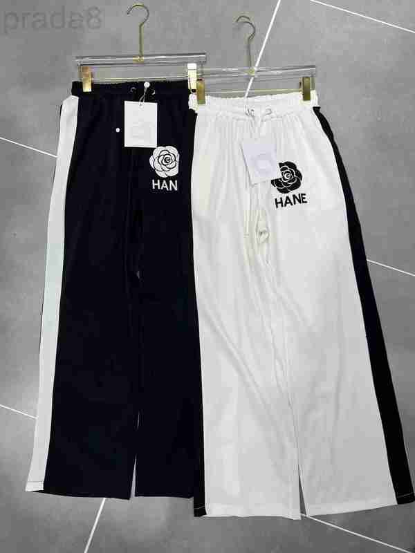Women' Pants & Capris Designer 2022 women girls designer pants with letter embroidery female high end milan runway casual jersey jogging loose outwear long V5TF, White
Women' Pants & Capris Designer 2022 women girls designer pants with letter embroidery female high end milan runway casual jersey jogging loose outwear long V5TF, White