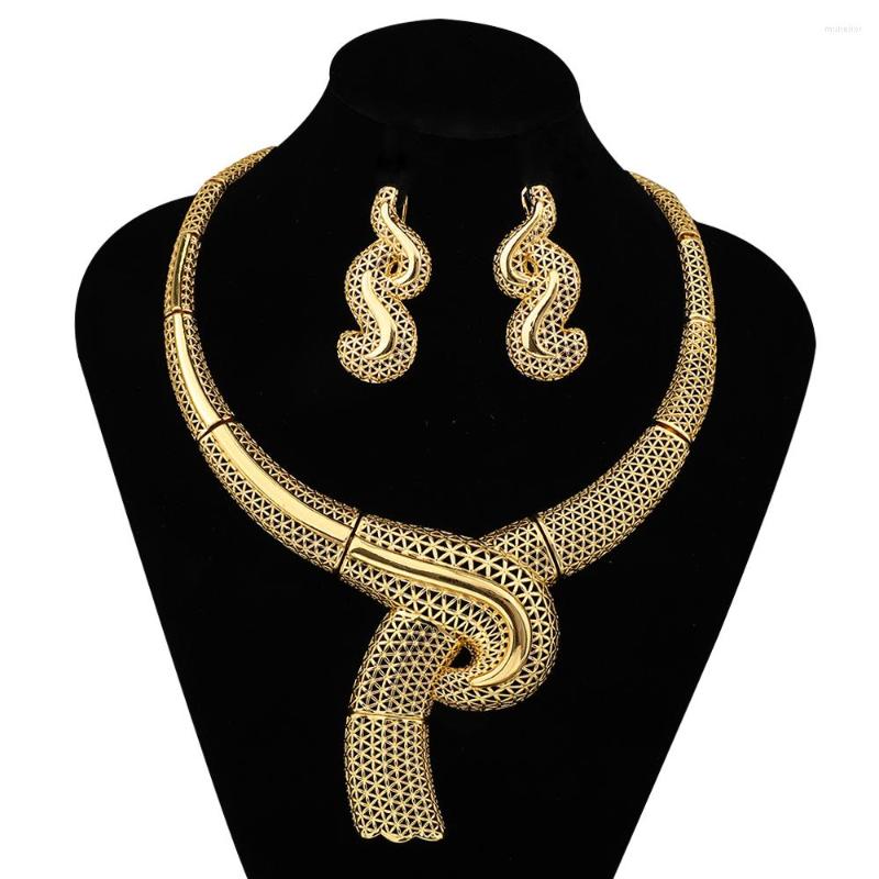 Necklace Earrings Set French Gold Color Jewelry Hollow Line Pendant Earring Women's Fashion Novelty African Banquet Anniversary Gift, Picture shown
Necklace Earrings Set French Gold Color Jewelry Hollow Line Pendant Earring Women's Fashion Novelty African Banquet Anniversary Gift, Picture shown
