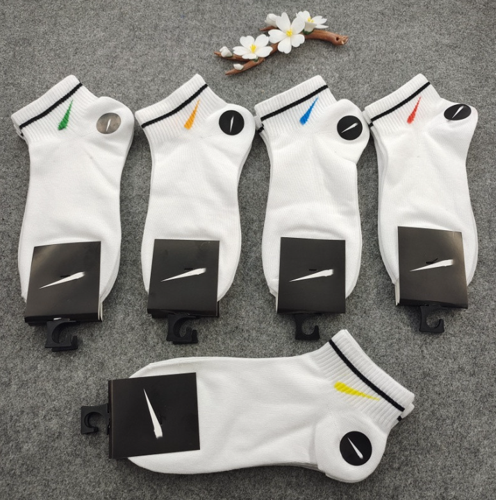 Spring Summer and Autumn Men's and Women's White Sports Socks Fashionable Brand Hook Cotton Sock, Men's white (random pattern)
Spring Summer and Autumn Men's and Women's White Sports Socks Fashionable Brand Hook Cotton Sock, Men's white (random pattern)
