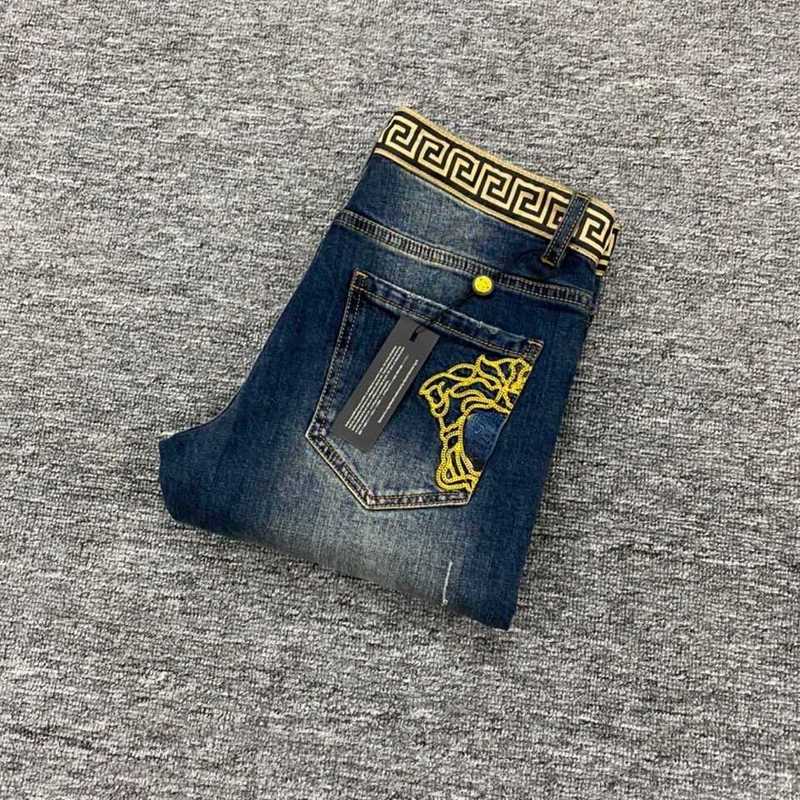 Men's Jeans luxuriousPlus Size Men jeans Medusa Embroidered Trousers Designer Pants Mens Fashion Retro Casual Denim pants 824 S4B4, Blue
Men's Jeans luxuriousPlus Size Men jeans Medusa Embroidered Trousers Designer Pants Mens Fashion Retro Casual Denim pants 824 S4B4, Blue