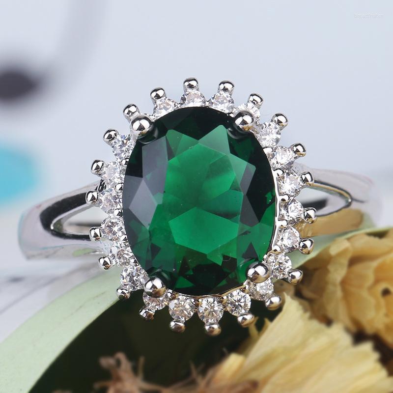 Cluster Rings Classic Floral Oval Emerald Full Diamond Couple Ring For Women Green Zircon Silver Plated Halloween Gift Party Jewelry
Cluster Rings Classic Floral Oval Emerald Full Diamond Couple Ring For Women Green Zircon Silver Plated Halloween Gift Party Jewelry