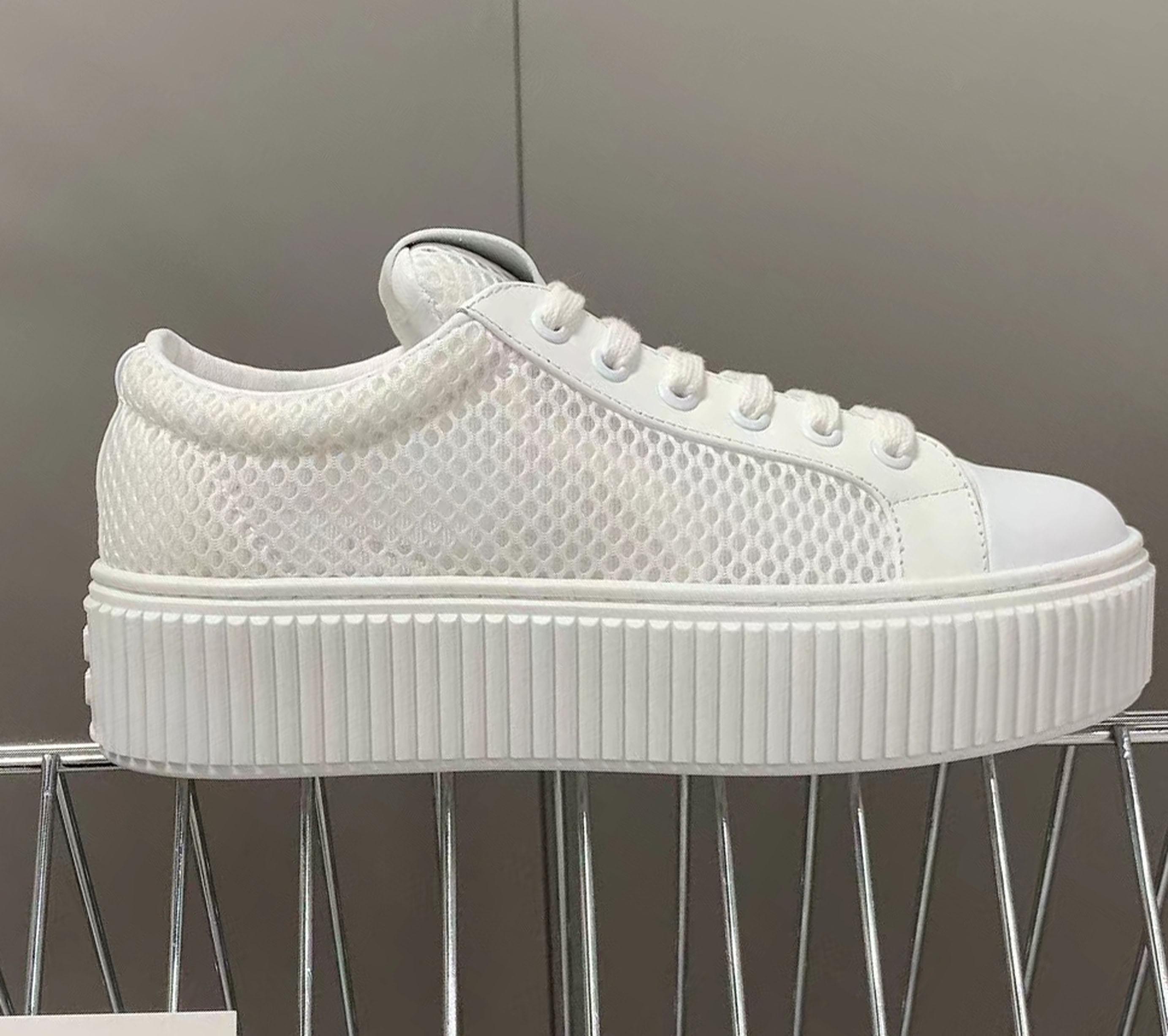 Running Shoes 2022 Women high quality two miu Sports Sneakers slugged bottom Shock Absorption Breathable Lightweight tory A1
Running Shoes 2022 Women high quality two miu Sports Sneakers slugged bottom Shock Absorption Breathable Lightweight tory A1