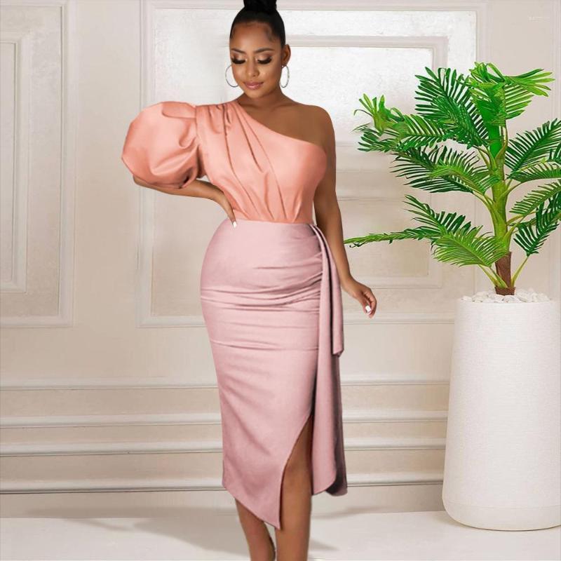 Casual Dresses Luxury Women' Fashion One Shoulder Lantern Sleeve Pleated Split Irregular Evening Dress Women Sexy Slim Fit Midi 2023, Pink
Casual Dresses Luxury Women' Fashion One Shoulder Lantern Sleeve Pleated Split Irregular Evening Dress Women Sexy Slim Fit Midi 2023, Pink